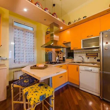 Joivy 3-bed Family Flat At Genoa
